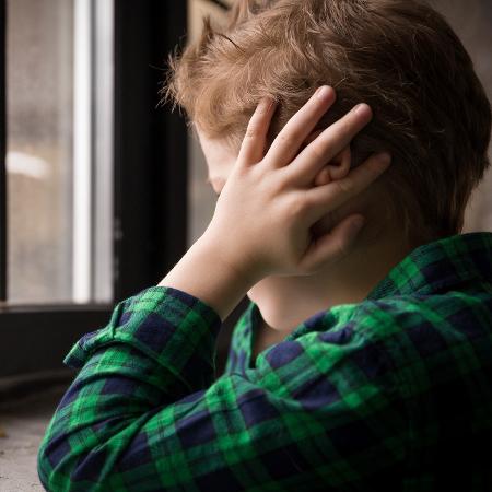 Como os estímulos do ambiente afetam as pessoas com autismo
